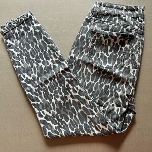 Black & Grey Leopard Print Capris, size 28